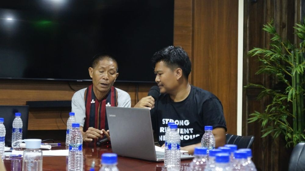 A Naga elder and author Akheto Chishi and Betoka Swu sharing Indigenous knowledge during the one-day capacity building programme, which was held on June 10 at Oak House, Dimapur. The event was organised by CICES in collaboration with Henry Martyn Institute. (Morung Photo)